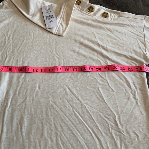 Suzy Shier Blouse - Picture 2 of 4